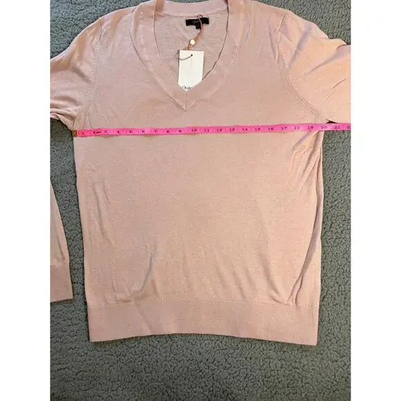 Lightweight Cotton Cashmere V-Neck Sweater Large (B100320) - Picture 5 of 8